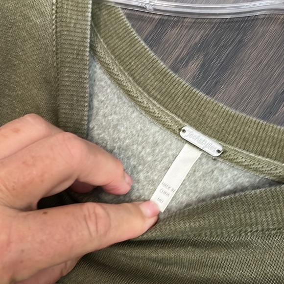 NWT- ladies MED- soft crew sweat-Gold Lake Minnesota full chess logo - Picture 4 of 5